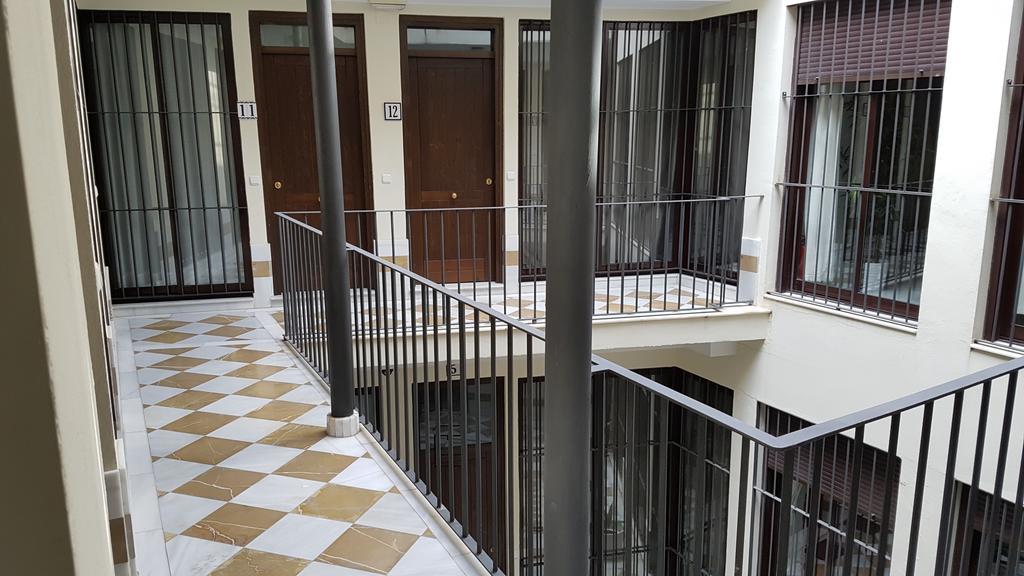 Lyrioshomes Apartamentos Los Treboles Malaga Exterior photo
